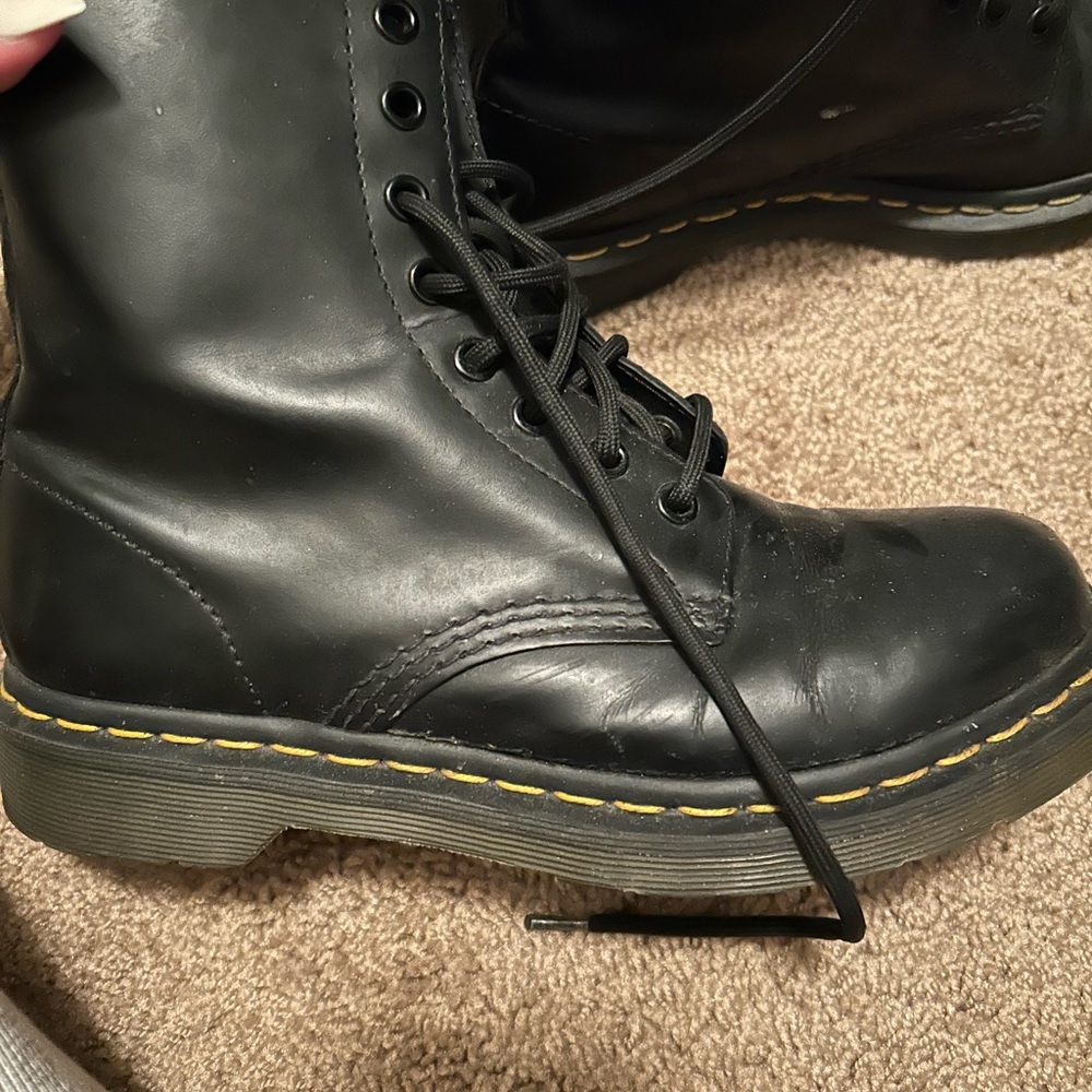 Doc Martens 1460- used but in great condition. Size 7 - Picture 2 of 6